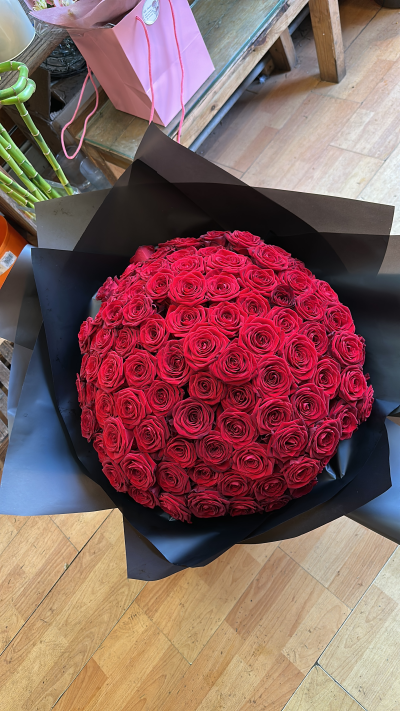 Love more - 48 red roses best quality red noami